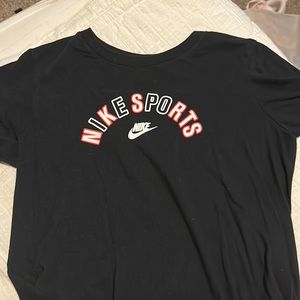 Women’s Nike top